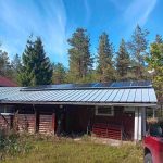 Näkymä pihapiiristä punaiselle ulkorakennukselle – myytävä määräala Viitasaarella