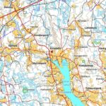 Maastokartta Kovelahden kylän ja myytävän koulukiinteistön ympäristöstä.