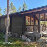 Lamellihirsinen mökki ja terassi Mäntyhaka-metsätilalla