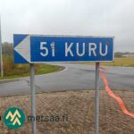 Kurun suuntaan osoittava tienviitta valtatiellä 23 Kihniössä